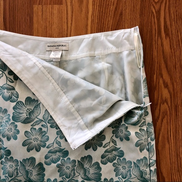 Banana Republic Silk and cotton brocade skirt. - Picture 2 of 5